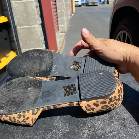 Torrid Women's Brown Black Leopard Print Flats Slip On Sandals Size 11 - Picture 10 of 11